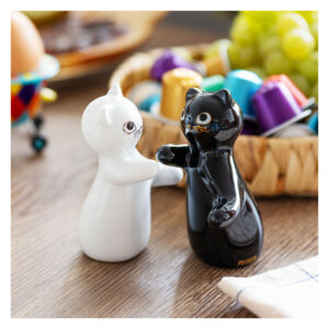Salt And Pepper Shaker Hugcats 1 300x300
