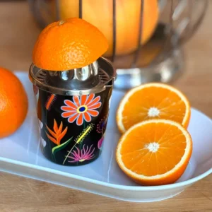 Citrus Press Squeeze Me 3 300x300