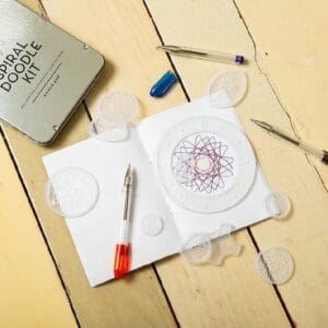 Kikkerland Spiral Doodle Kit Şablon