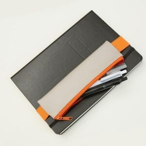 Kikkerland Fermuarlı Lastikli Defter Kalemliği